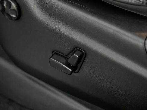 Used 2018 Dodge Durango SRT w/ SRT Interior Appearance Group AWD/4WD image 22