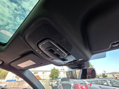 Used 2023 Audi Q8 Premium Plus image 18