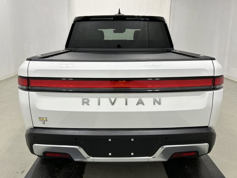 Used 2022 Rivian R1T Adventure image 4