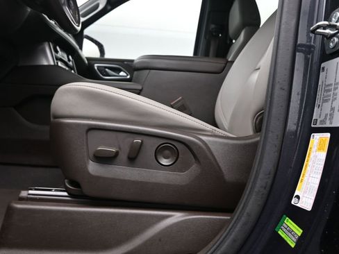 Used 2022 Chevrolet Suburban Z71 w/ Luxury Package image 26