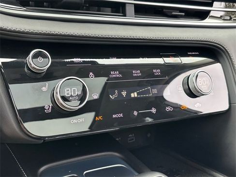 Used 2023 INFINITI QX60 Sensory w/ Vision Package image 32