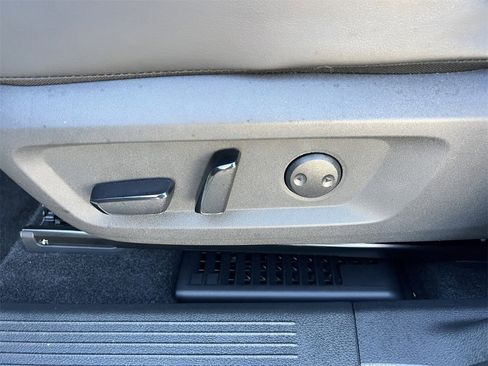 Certified 2025 Nissan Rogue Platinum w/ Tech Package image 22