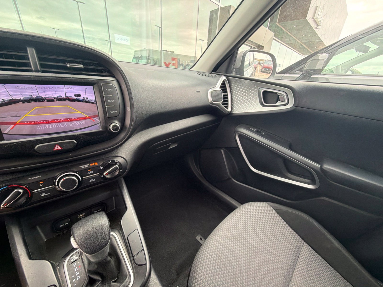 Used 2024 Kia Soul LX w/ Option Group 015 FWD image 15