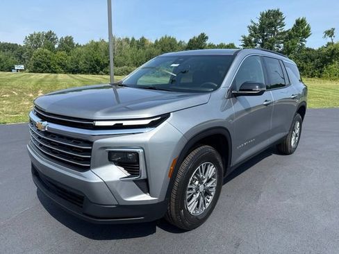 New 2026 Chevrolet Traverse LT AWD/4WD image 1