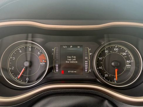 Used 2016 Jeep Cherokee Latitude w/ Comfort/Convenience Group image 17