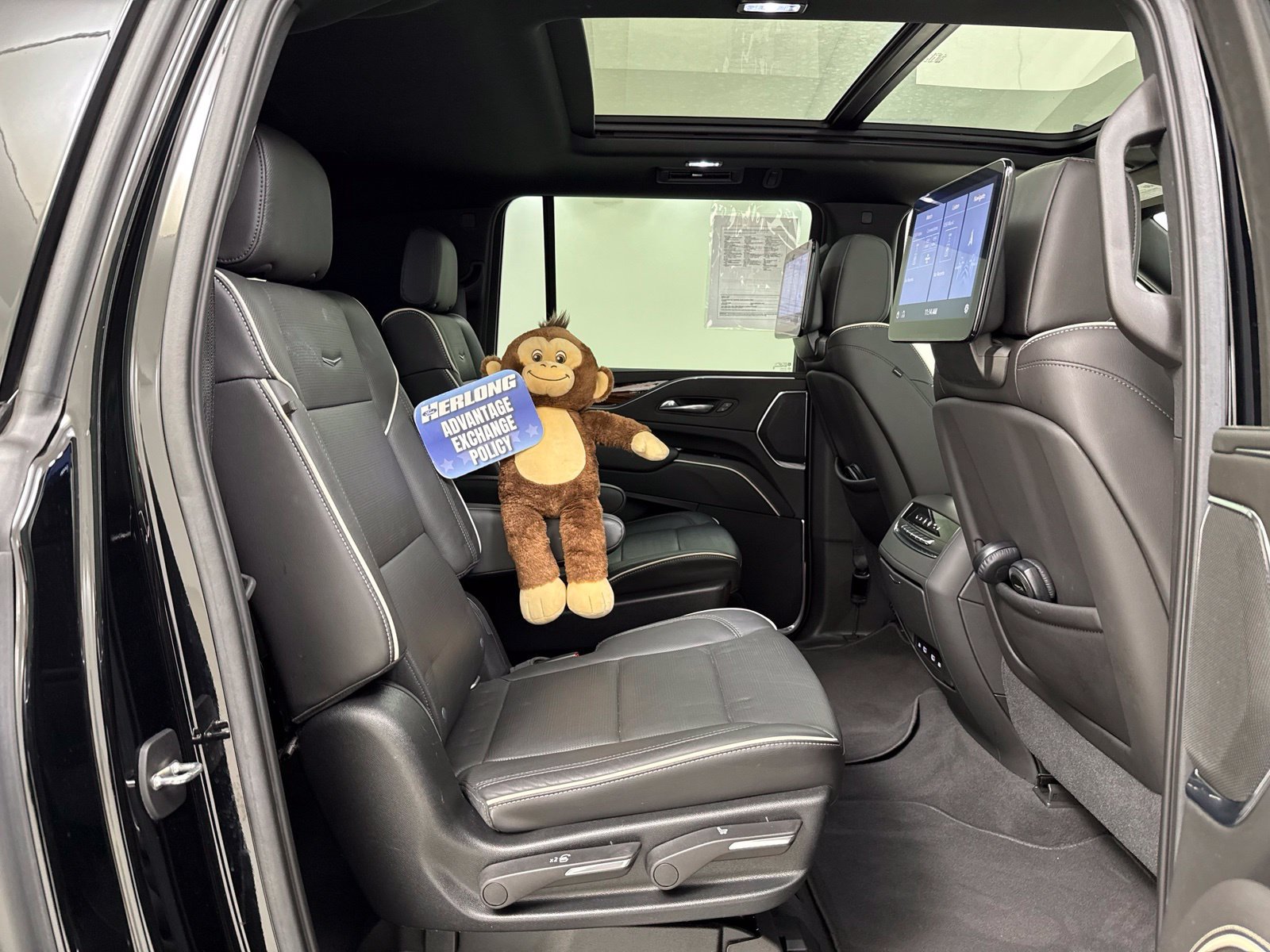 Used 2021 Cadillac Escalade ESV Premium Luxury AWD/4WD image 33