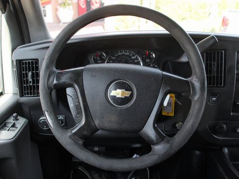 Used 2014 Chevrolet Express 2500 image 23