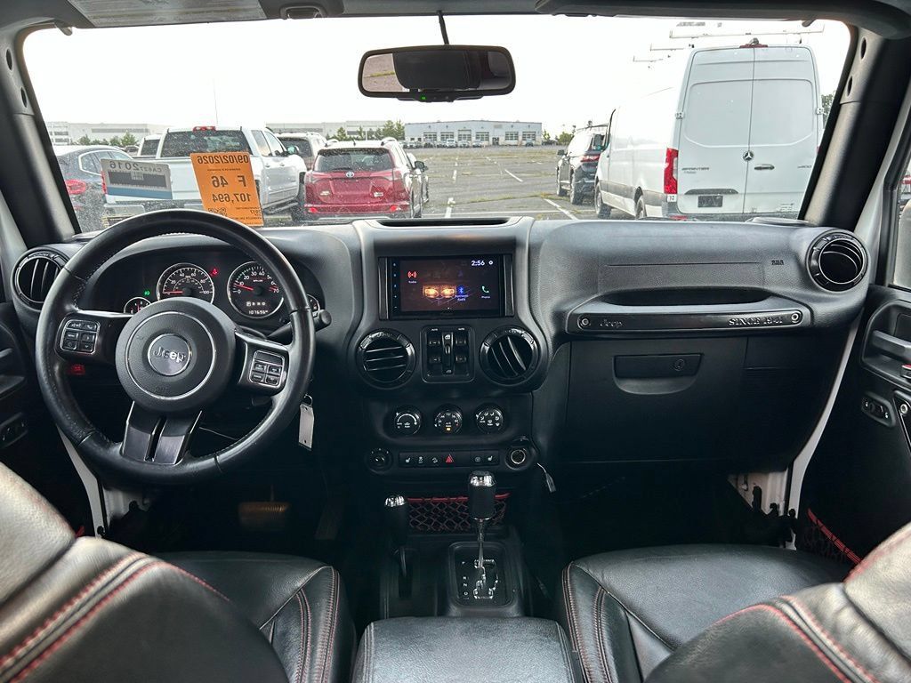Used 2017 Jeep Wrangler Unlimited Rubicon AWD/4WD image 18