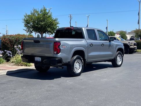 Used 2025 Chevrolet Colorado W/T AWD/4WD image 2