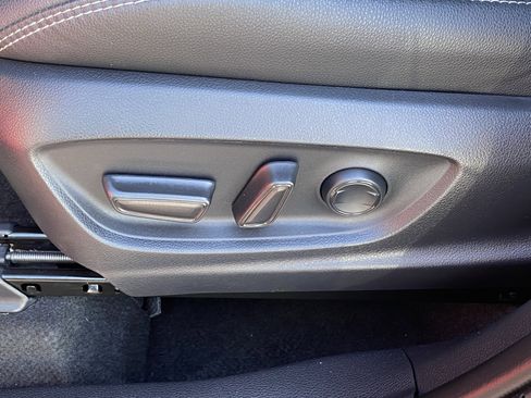 Used 2024 Toyota Corolla Cross XLE image 16