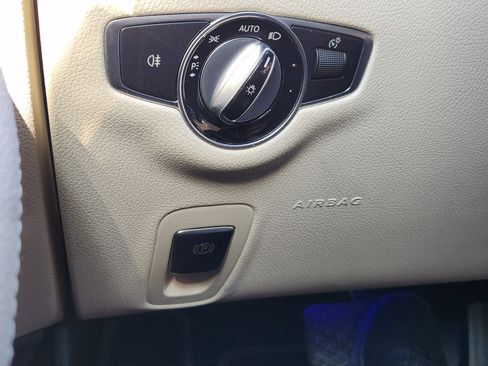 Used 2019 Mercedes-Benz E 300 E 300 image 21