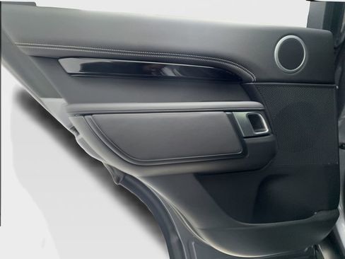 Used 2023 Land Rover Discovery HSE R-Dynamic image 26