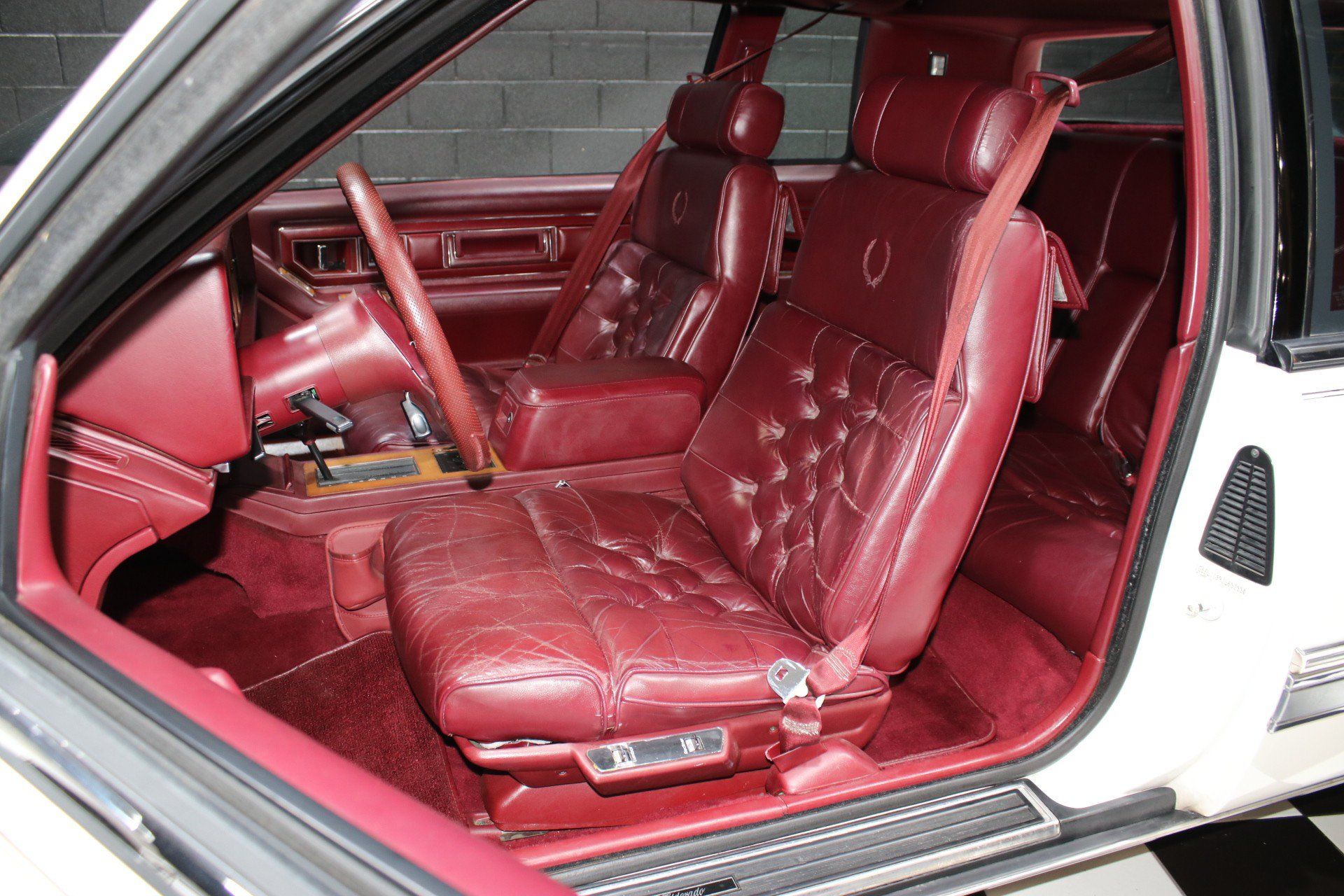 Used 1988 Cadillac Eldorado Coupe FWD image 3