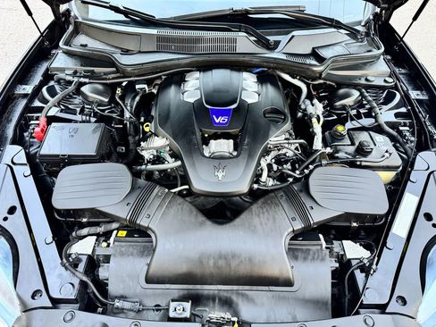 Used 2018 Maserati Quattroporte S GranLusso image 40