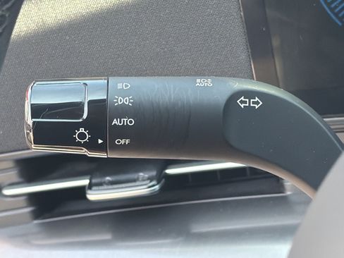 Certified 2025 Hyundai Kona SEL FWD image 18