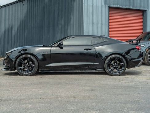 Used 2020 Chevrolet Camaro LT image 3