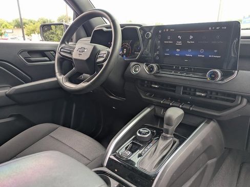 Used 2024 Chevrolet Colorado Trail Boss w/ Technology Package image 32