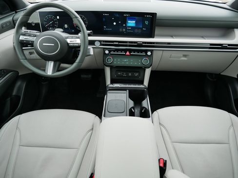 Certified 2025 Hyundai Tucson Limited image 10