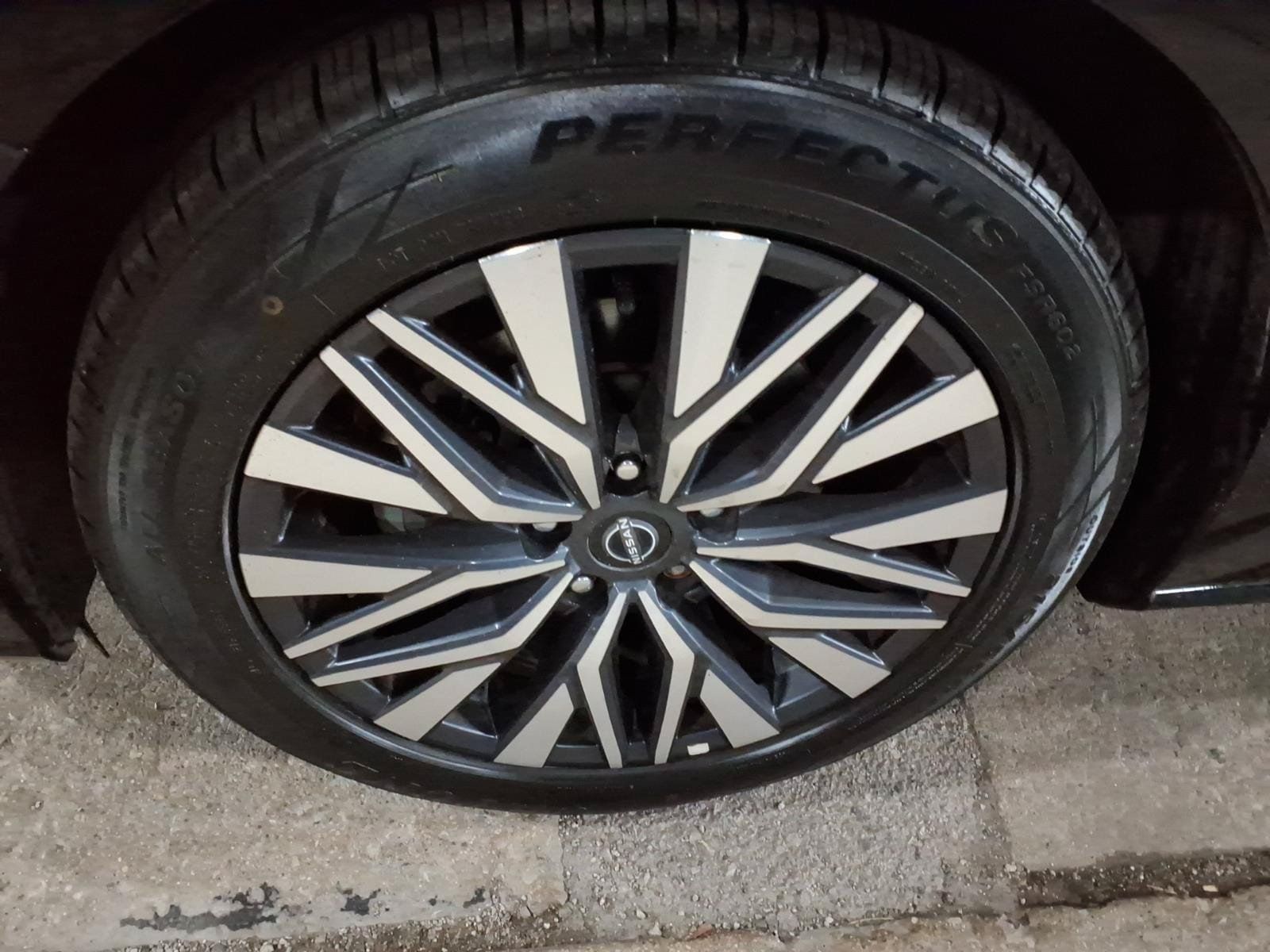 Used 2025 Nissan Altima 2.5 SV FWD image 7