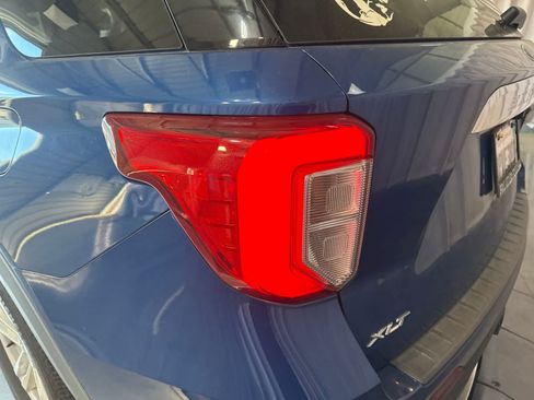 Used 2020 Ford Explorer XLT w/ Equipment Group 202A AWD/4WD image 10