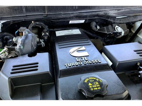 Used 2021 RAM 3500 Laramie image 32