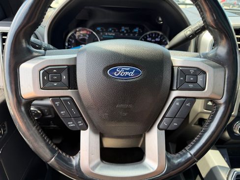 Used 2018 Ford F250 Platinum w/ Platinum Ultimate Package AWD/4WD image 11