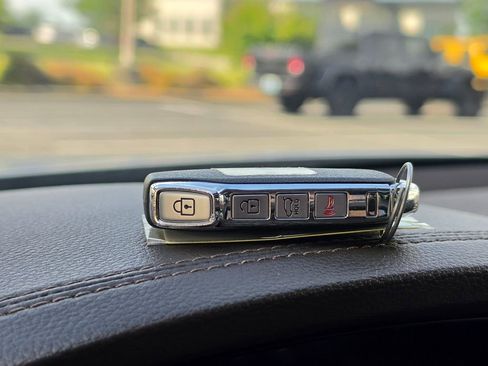 Used 2022 Kia Telluride SX w/ Towing Package FWD image 29