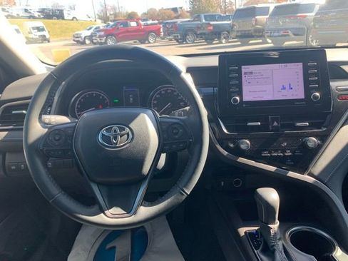 Used 2023 Toyota Camry SE w/ Convenience Package image 9