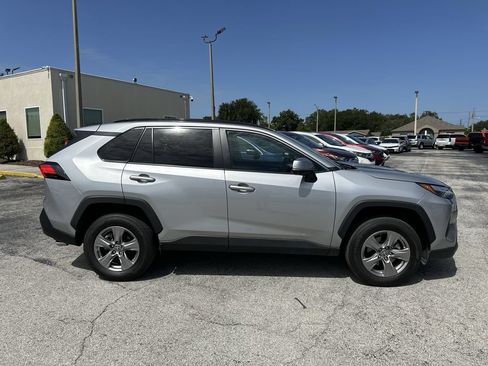 Used 2024 Toyota RAV4 XLE w/ Convenience Package FWD image 4
