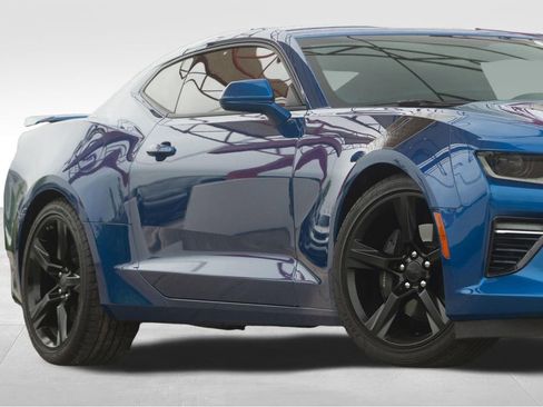 Used 2018 Chevrolet Camaro SS RWD image 11
