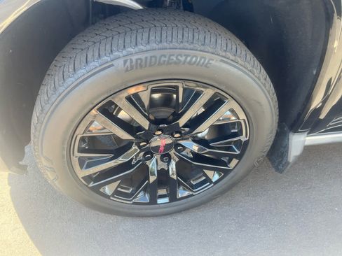 Used 2021 GMC Sierra 1500 Denali w/ Denali Ultimate Package image 6