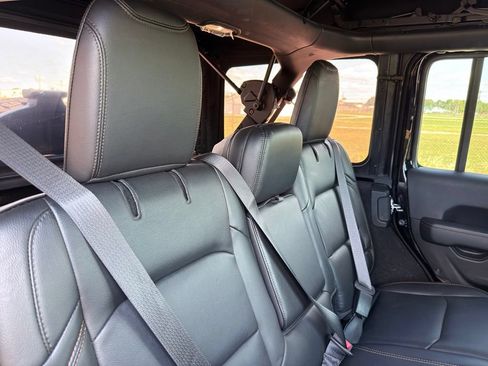 Used 2023 Jeep Wrangler Unlimited Rubicon 392 w/ Xtreme Recon 35" Tire Package AWD/4WD image 38