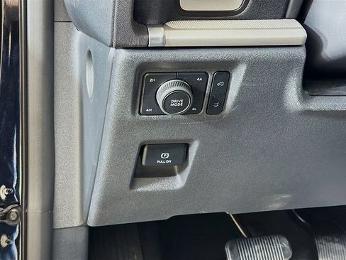 Used 2025 Ford Expedition Max Active AWD/4WD image 31