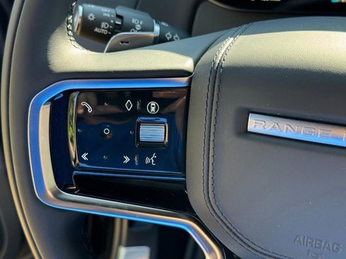 Used 2025 Land Rover Range Rover Sport SE image 30