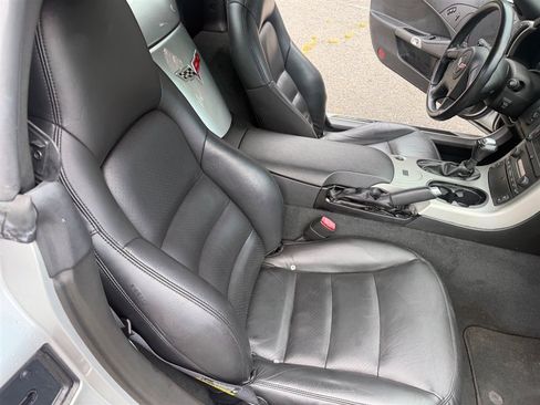 Used 2005 Chevrolet Corvette Convertible w/ Preferred Equipment Group RWD image 15