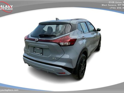 Used 2024 Nissan Kicks SR w/ SR Premium Package FWD image 5