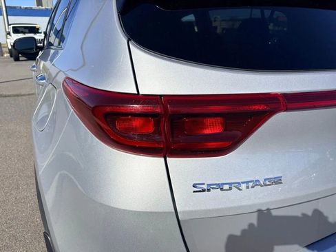 Used 2022 Kia Sportage EX w/ EX Technology Package FWD image 23