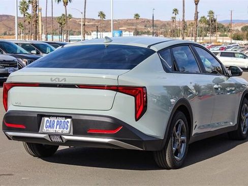 New 2025 Kia K4 LXS image 8