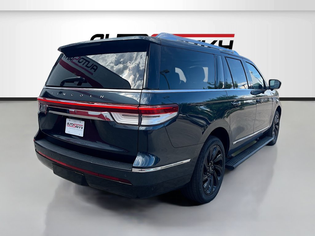 Used 2022 Lincoln Navigator L Reserve AWD/4WD image 7