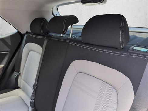 Certified 2025 Hyundai Venue SEL FWD image 19