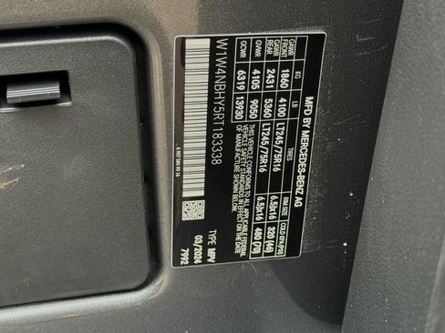 Used 2024 Mercedes-Benz Sprinter 144 Cargo image 26