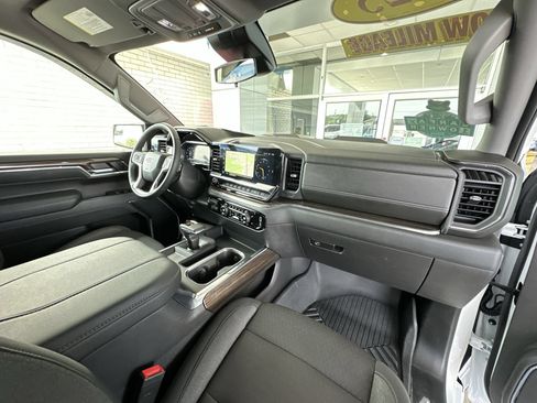 Used 2023 Chevrolet Silverado 1500 LT Trail Boss w/ Protection Package AWD/4WD image 28