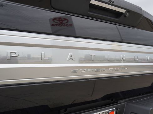 Used 2022 Ford F350 Platinum image 15