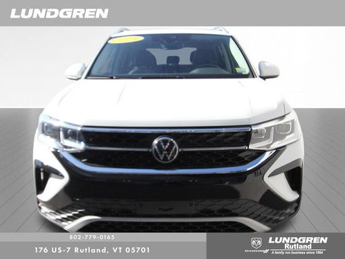 Used 2023 Volkswagen Taos SEL AWD/4WD image 11