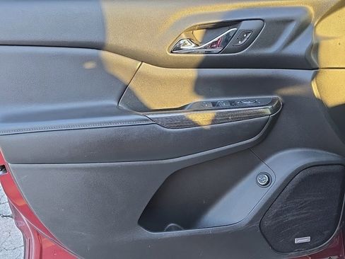 Used 2018 GMC Acadia SLT image 11