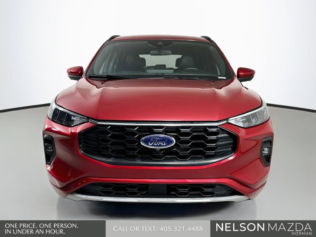 Used 2023 Ford Escape ST-Line Select w/ Tech Pack #2 AWD/4WD image 2