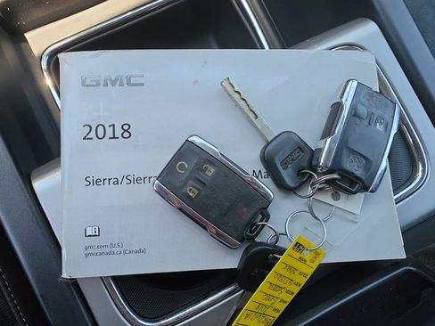 Used 2018 GMC Sierra 1500 SLT w/ SLT Premium Package AWD/4WD image 30