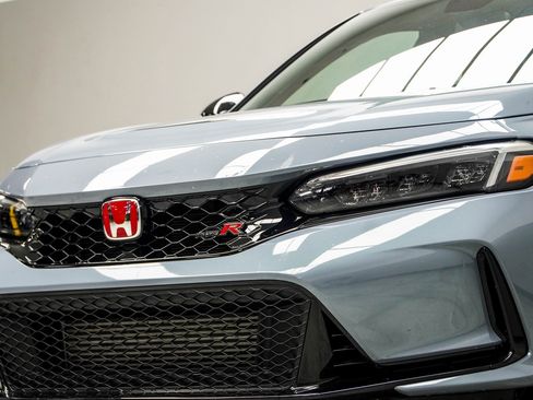 Used 2024 Honda Civic Type R image 2