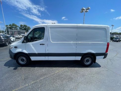 Used 2022 Mercedes-Benz Sprinter 1500 image 3