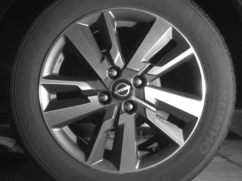 Used 2025 Nissan Versa SV image 14